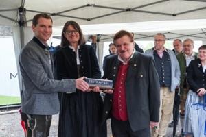 Grundsteinlegung mit Zeitkapsel in Grafing