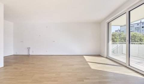 Großzügiges und helles Wohnen mit Balkon